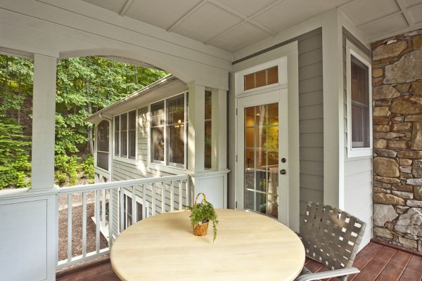 Cost of Covered Porch Installation in Lynnwood