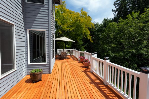 Cost of Cedar Deck Construction in Lynnwood